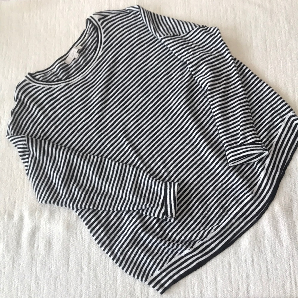 Lightweight cotton/nylon sweater